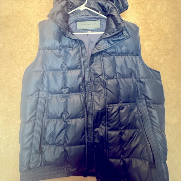 Men’s Andrew Marc Marc New York Puffer Vest - Picture 4 of 5